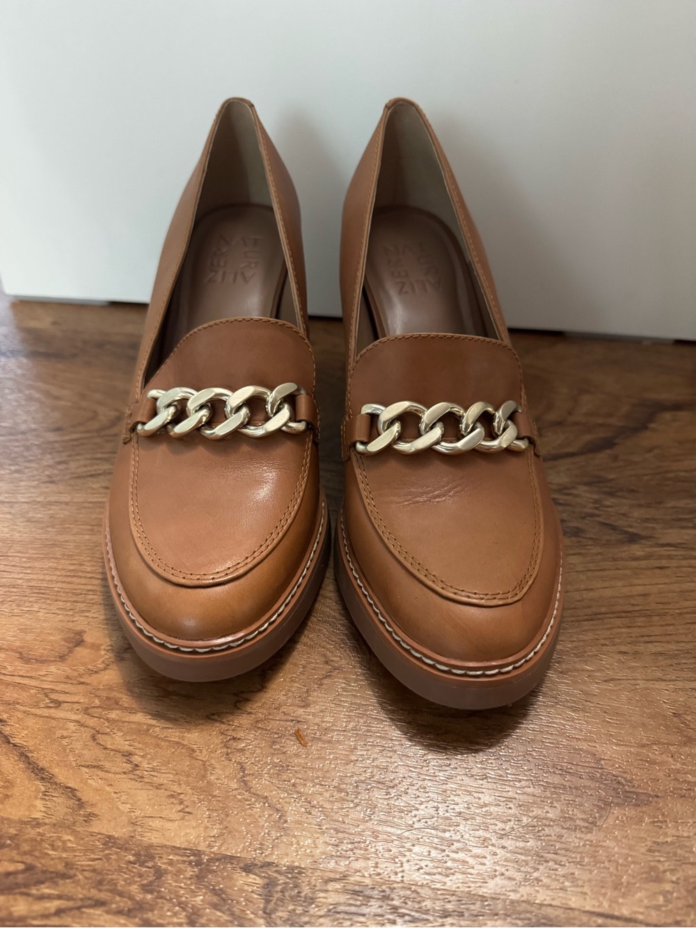 Naturalizer Tan Leather Loafers with Gold Chain